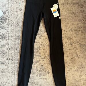 NWT Vuori Black AllTheFeels Legging
